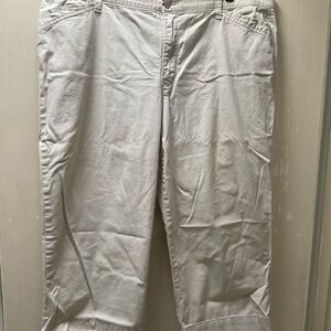 Bandolino Beige Capris Size 14
